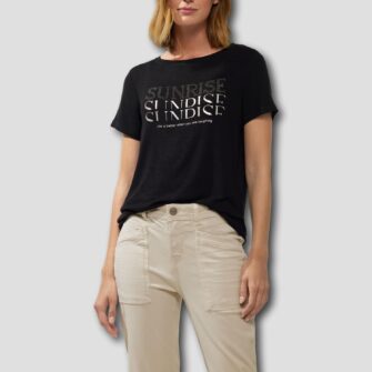 Feminines T-Shirt mit Wordingprint