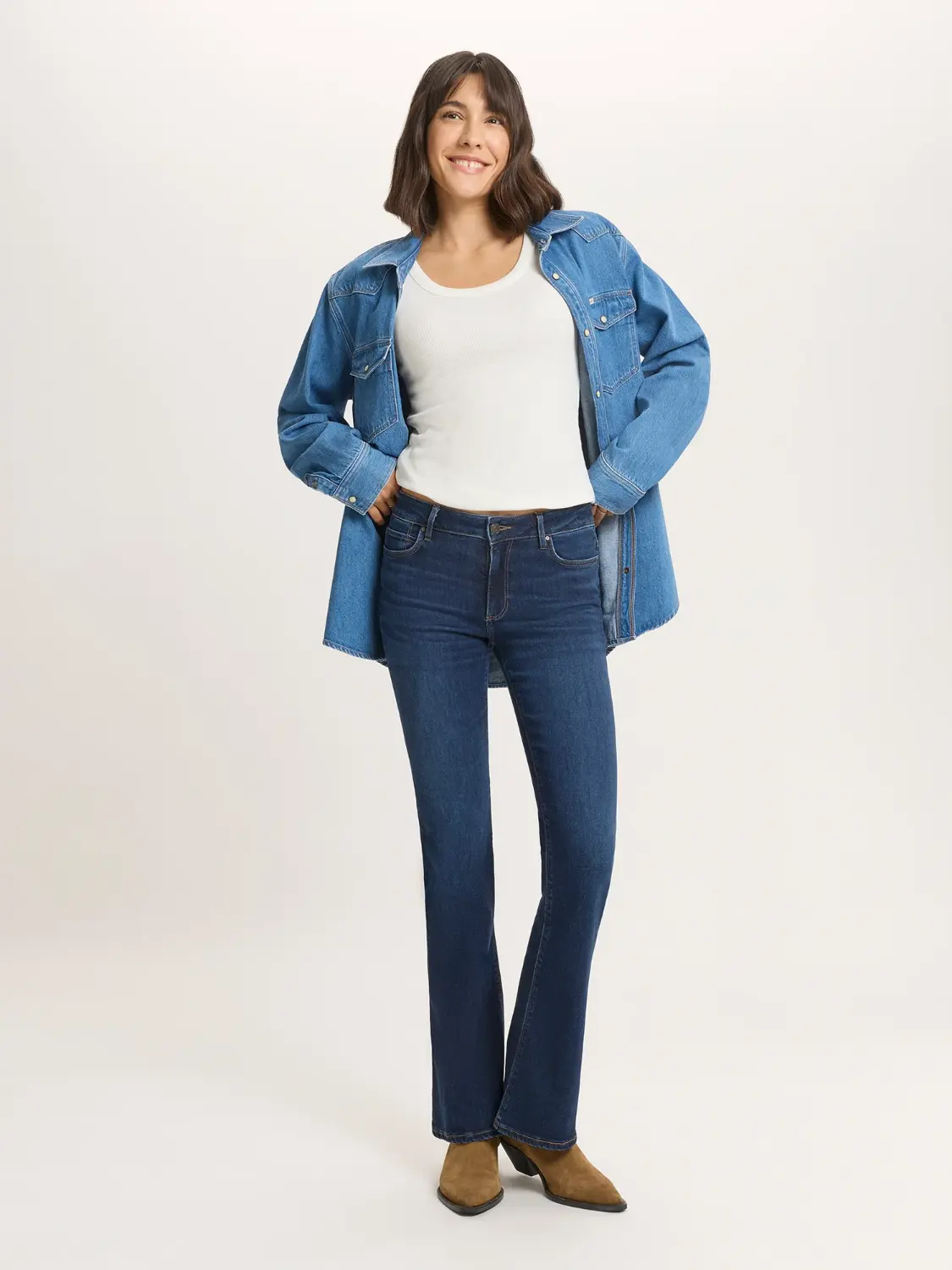 Flare Cut Jeans Faye von Cross 3 Flare Cut Jeans Faye von Cross