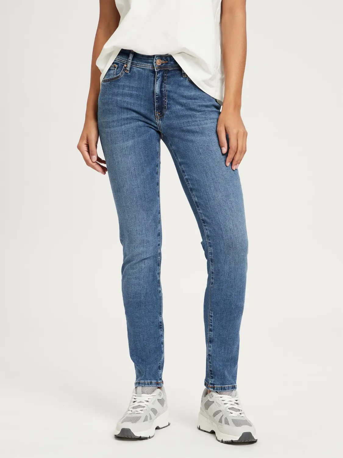 Slim Fit Denim Anya von Cross 1 Slim Fit Denim Anya von Cross