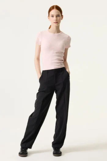 Ripp-Shirt mit dezentem Textildruck 9 Ripp-Shirt mit dezentem Textildruck – Bild 4