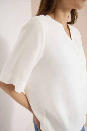Kurzarm Bluse mit Split Neck 24 Kurzarm Bluse mit Split Neck – Bild 7