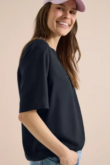 Kurzarm Bluse mit Split Neck 29 Kurzarm Bluse mit Split Neck – Bild 12