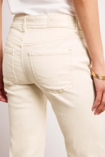 Straight Leg Jeans mit offenem Saum 8 Straight Leg Jeans mit offenem Saum – Bild 4