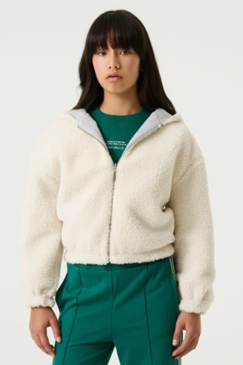 Kurze Wendejacke mit Fake Fur und Kapuze