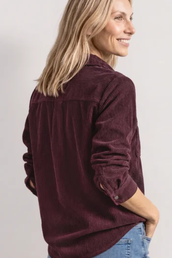Fake-Fur Weste mit Zipper und Taschen 42 Alternative view of Langarm Hemdbluse aus Cord