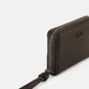 2034 dark brown