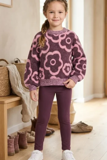Kuschelige Strickweste mit Stickerei 17 Kuscheliger Strickpullover mit Blumenmuster